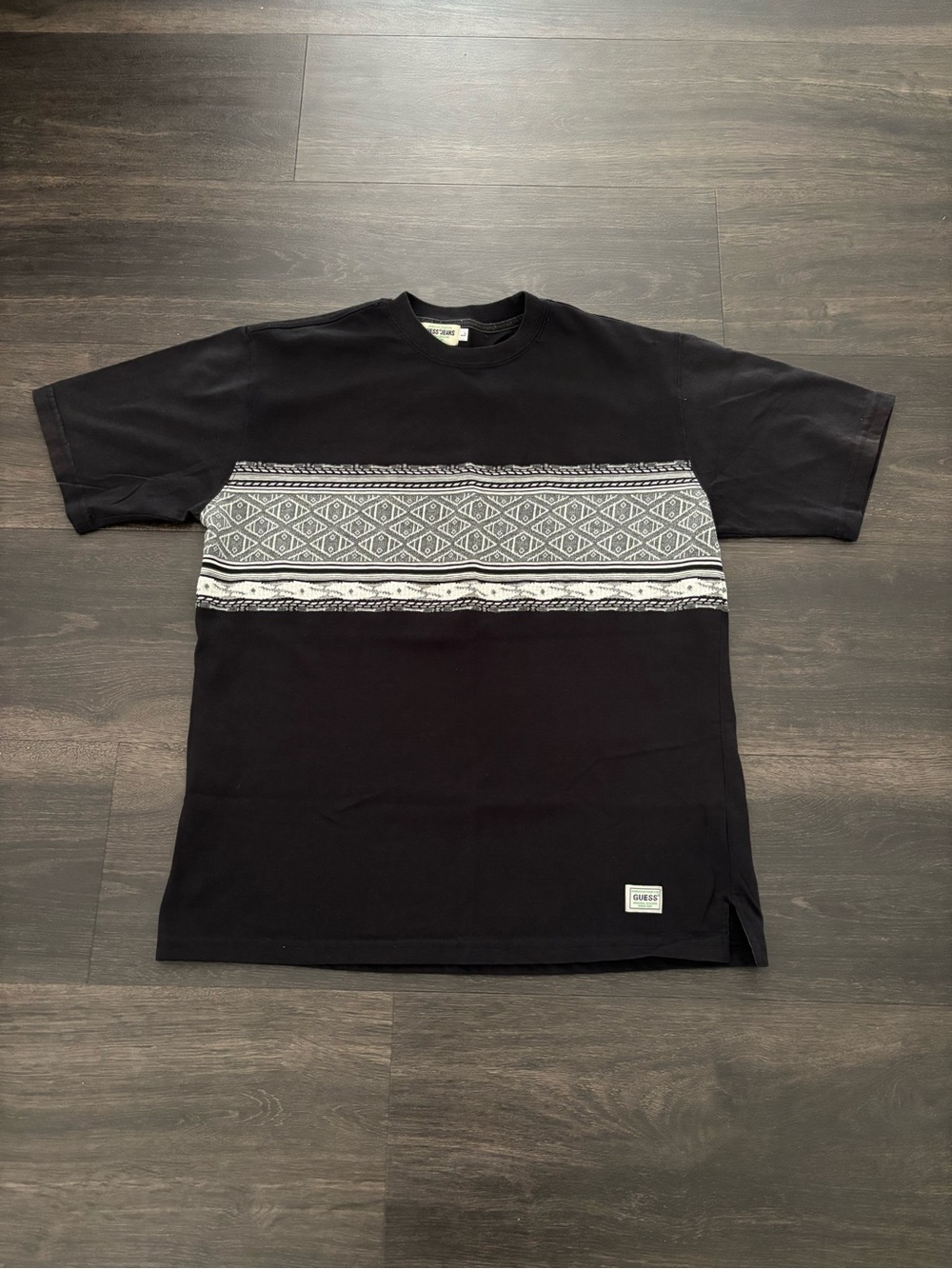Vintage Y2K Black Guess 3D Knit Pattern Tshirt Size L
